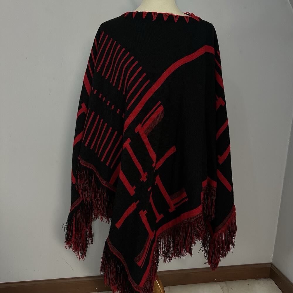 Kensie Red Black Southwestern Fringe Poncho Sweater Reversible Shawl Holiday O/S - Picture 6 of 11